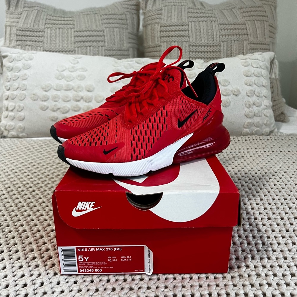 Nike Air Max 270 in Red and Black